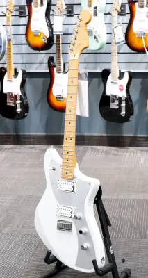 Fender - American Ultra II Meteora, Maple Fingerboard - Avalanche 2